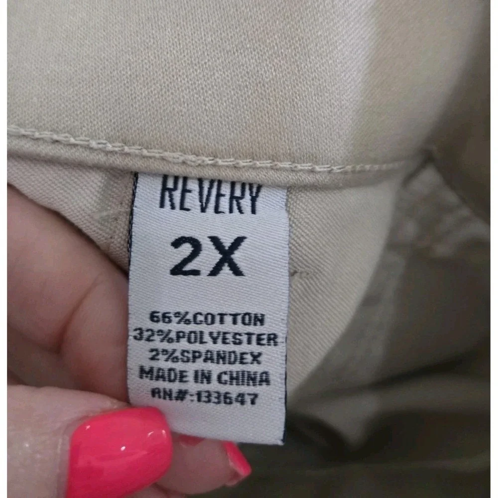 Revery Shorts 2X Womens Plus Khaki‎ Walking Stretchy High Rise NWOT